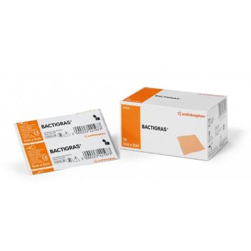 Bactigras Превръзка за рани 5х5 см х50 броя